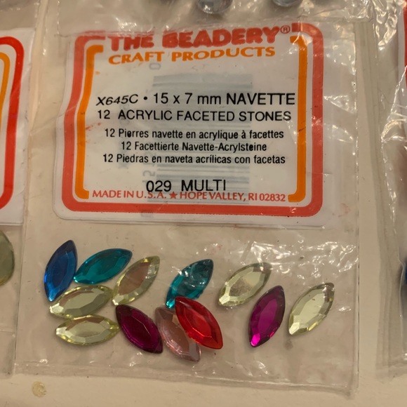 {3/$25} gems for crafting. NEW bling mystery box - Picture 2 of 9